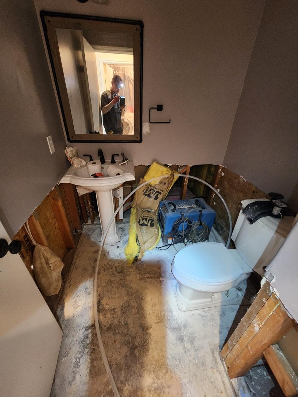 Bathroom Leak Repair & Water Damage Remediation